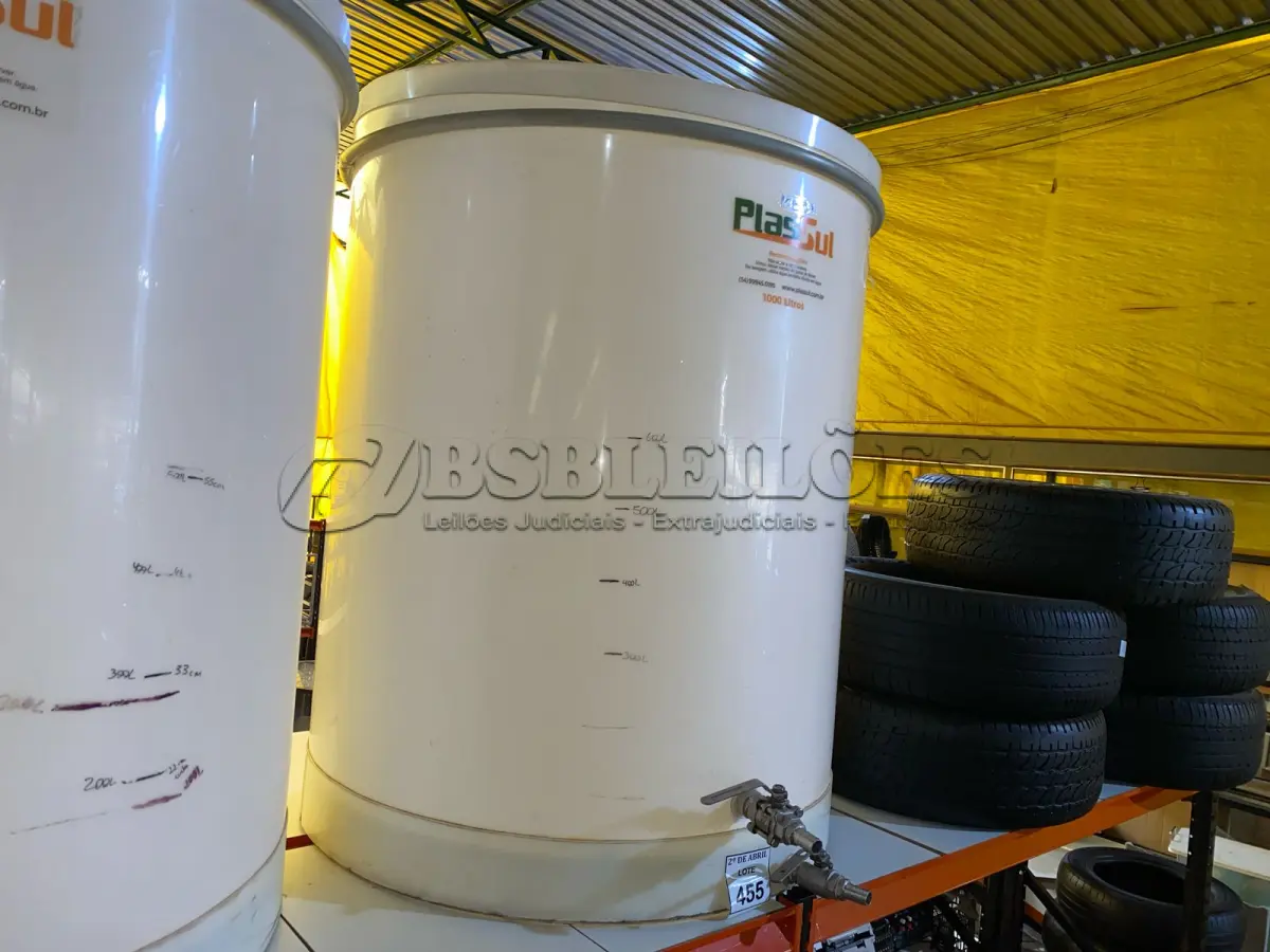 LOTE 455 - 01 FERMENTADORA DE 1.000 LITROS PP PLASUL COM TORNEIRA DE INOX. (NO ESTADO) ATENÇÃO! FAZER A VISITAÇÃO ANTES DE ARREMATAR, NÃO SABEMOS SE FUNCIONA. LEILÃO NÃO TEM GARANTIA E NEM DEVOLUÇÃO, SUJEITO A POSSÍVEIS AVARIAS VISÍVEIS/OCULTAS E/OU AUSÊNCIA DE COMPONENTES.