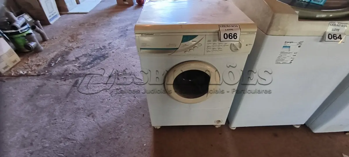 LOTE 066 - 01 MÁQUINA DE LAVAR ROUPAS CONTINENTAL 220VOLTS.   (NO ESTADO) ATENÇÃO! FAZER A VISITAÇÃO ANTES DE ARREMATAR, NÃO SABEMOS SE FUNCIONA. LEILÃO NÃO TEM GARANTIA E NEM DEVOLUÇÃO, SUJEITO A POSSÍVEIS AVARIAS VISÍVEIS/OCULTAS E/OU AUSÊNCIA DE COMPONENTES.