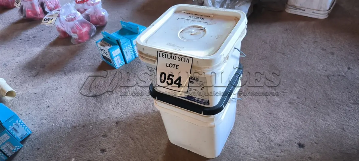 LOTE 054 - 01 LOTE DE PARAFUSOS AUTOBROCANTE PARA TELHADOS (NO ESTADO) ATENÇÃO! FAZER A VISITAÇÃO ANTES DE ARREMATAR, NÃO SABEMOS SE FUNCIONA. LEILÃO NÃO TEM GARANTIA E NEM DEVOLUÇÃO, SUJEITO A POSSÍVEIS AVARIAS VISÍVEIS/OCULTAS E/OU AUSÊNCIA DE COMPONENTES.