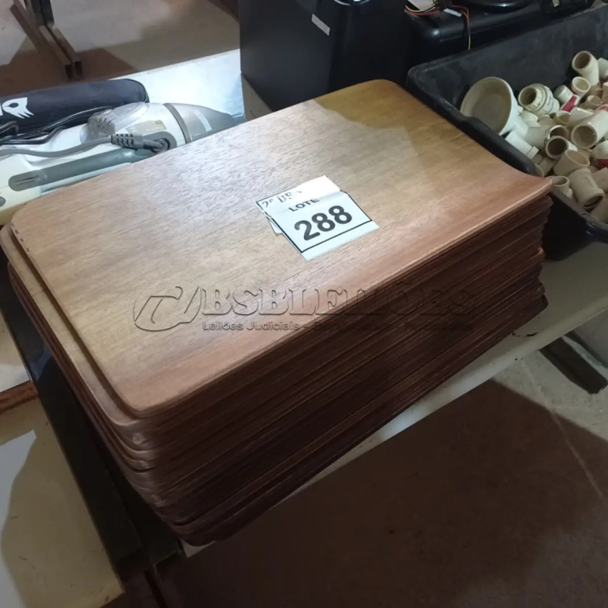 LOTE 288 - 20 TÁBUAS. (NO ESTADO) ATENÇÃO! FAZER A VISITAÇÃO ANTES DE ARREMATAR, NÃO SABEMOS SE FUNCIONA. LEILÃO NÃO TEM GARANTIA E NEM DEVOLUÇÃO, SUJEITO A POSSÍVEIS AVARIAS VISÍVEIS/OCULTAS E/OU AUSÊNCIA DE COMPONENTES.