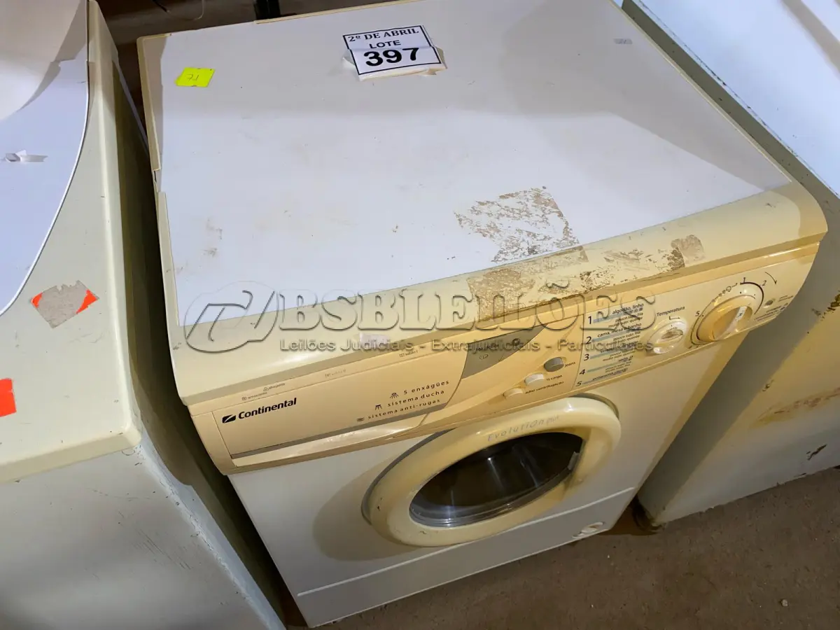 LOTE 397 - 01 MÁQUINA DE LAVAR ROUPAS CONTINENTAL. (NO ESTADO) ATENÇÃO! FAZER A VISITAÇÃO ANTES DE ARREMATAR, NÃO SABEMOS SE FUNCIONA. LEILÃO NÃO TEM GARANTIA E NEM DEVOLUÇÃO, SUJEITO A POSSÍVEIS AVARIAS VISÍVEIS/OCULTAS E/OU AUSÊNCIA DE COMPONENTES.