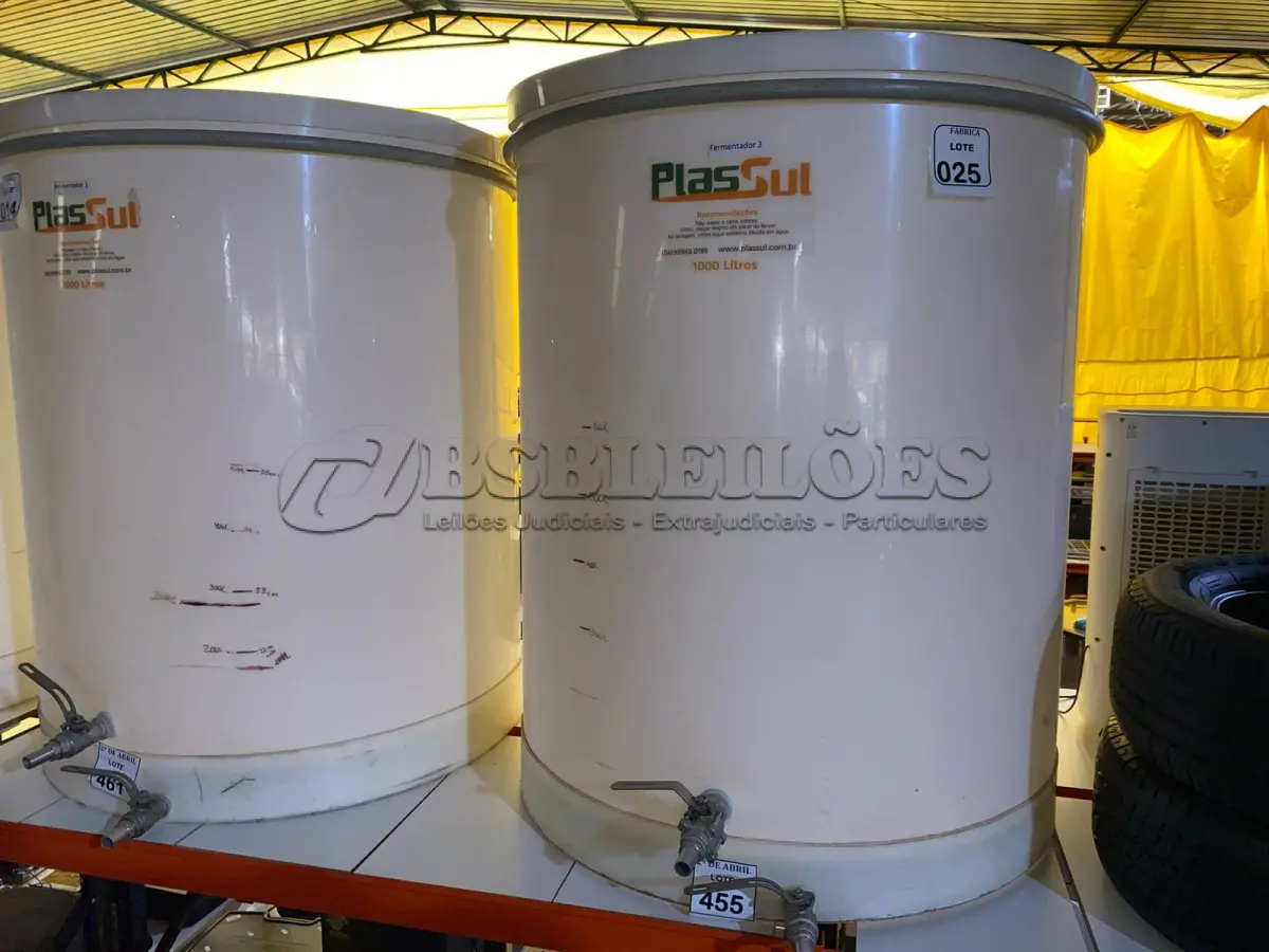 LOTE 455 - 01 FERMENTADORA DE 1.000 LITROS PP PLASUL COM TORNEIRA DE INOX. (NO ESTADO) ATENÇÃO! FAZER A VISITAÇÃO ANTES DE ARREMATAR, NÃO SABEMOS SE FUNCIONA. LEILÃO NÃO TEM GARANTIA E NEM DEVOLUÇÃO, SUJEITO A POSSÍVEIS AVARIAS VISÍVEIS/OCULTAS E/OU AUSÊNCIA DE COMPONENTES.