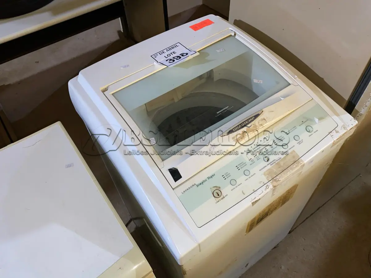 LOTE 398 - 01 MÁQUINA DE LAVAR ROUPAS BRASTEMP (NO ESTADO) ATENÇÃO! FAZER A VISITAÇÃO ANTES DE ARREMATAR, NÃO SABEMOS SE FUNCIONA. LEILÃO NÃO TEM GARANTIA E NEM DEVOLUÇÃO, SUJEITO A POSSÍVEIS AVARIAS VISÍVEIS/OCULTAS E/OU AUSÊNCIA DE COMPONENTES.