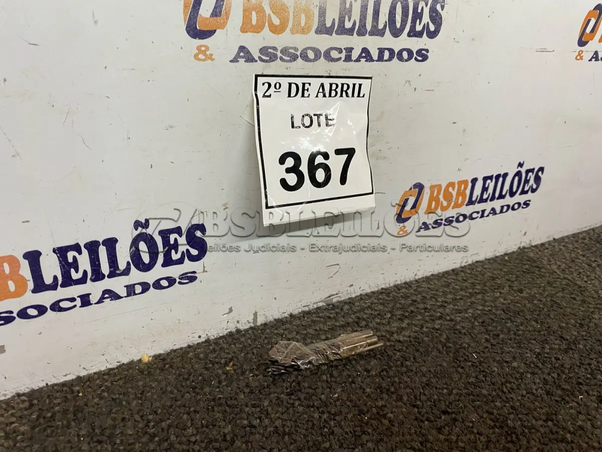 LOTE 367 - 09 BROCAS DIVERSAS PARA MADEIRA. (NO ESTADO) ATENÇÃO! FAZER A VISITAÇÃO ANTES DE ARREMATAR, NÃO SABEMOS SE FUNCIONA. LEILÃO NÃO TEM GARANTIA E NEM DEVOLUÇÃO, SUJEITO A POSSÍVEIS AVARIAS VISÍVEIS/OCULTAS E/OU AUSÊNCIA DE COMPONENTES.