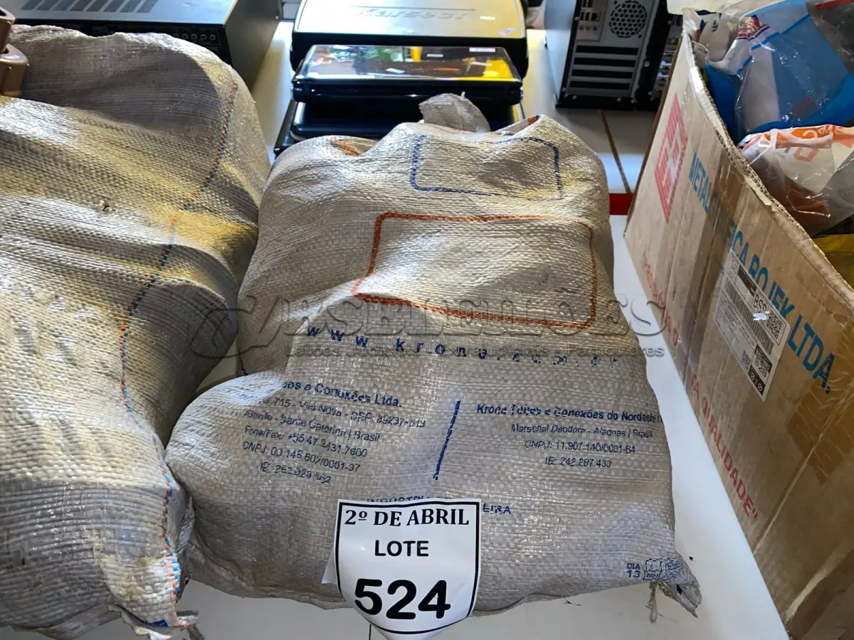 LOTE 524 - 15 LUVAS DE CORRER 100MM. (NO ESTADO) ATENÇÃO! FAZER A VISITAÇÃO ANTES DE ARREMATAR, NÃO SABEMOS SE FUNCIONA. LEILÃO NÃO TEM GARANTIA E NEM DEVOLUÇÃO, SUJEITO A POSSÍVEIS AVARIAS VISÍVEIS/OCULTAS E/OU AUSÊNCIA DE COMPONENTES.