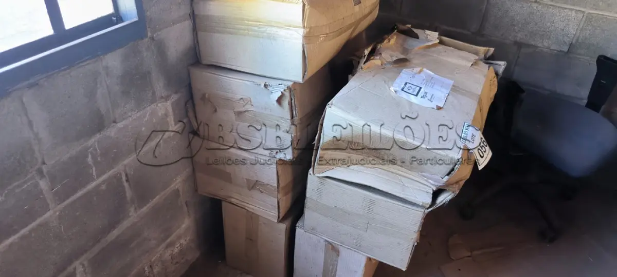 LOTE 056 - 01 LOTE COM SOLUÇÃO ROLHÁVEL PARA CUMIEIRA. (NO ESTADO) ATENÇÃO! FAZER A VISITAÇÃO ANTES DE ARREMATAR, NÃO SABEMOS SE FUNCIONA. LEILÃO NÃO TEM GARANTIA E NEM DEVOLUÇÃO, SUJEITO A POSSÍVEIS AVARIAS VISÍVEIS/OCULTAS E/OU AUSÊNCIA DE COMPONENTES.