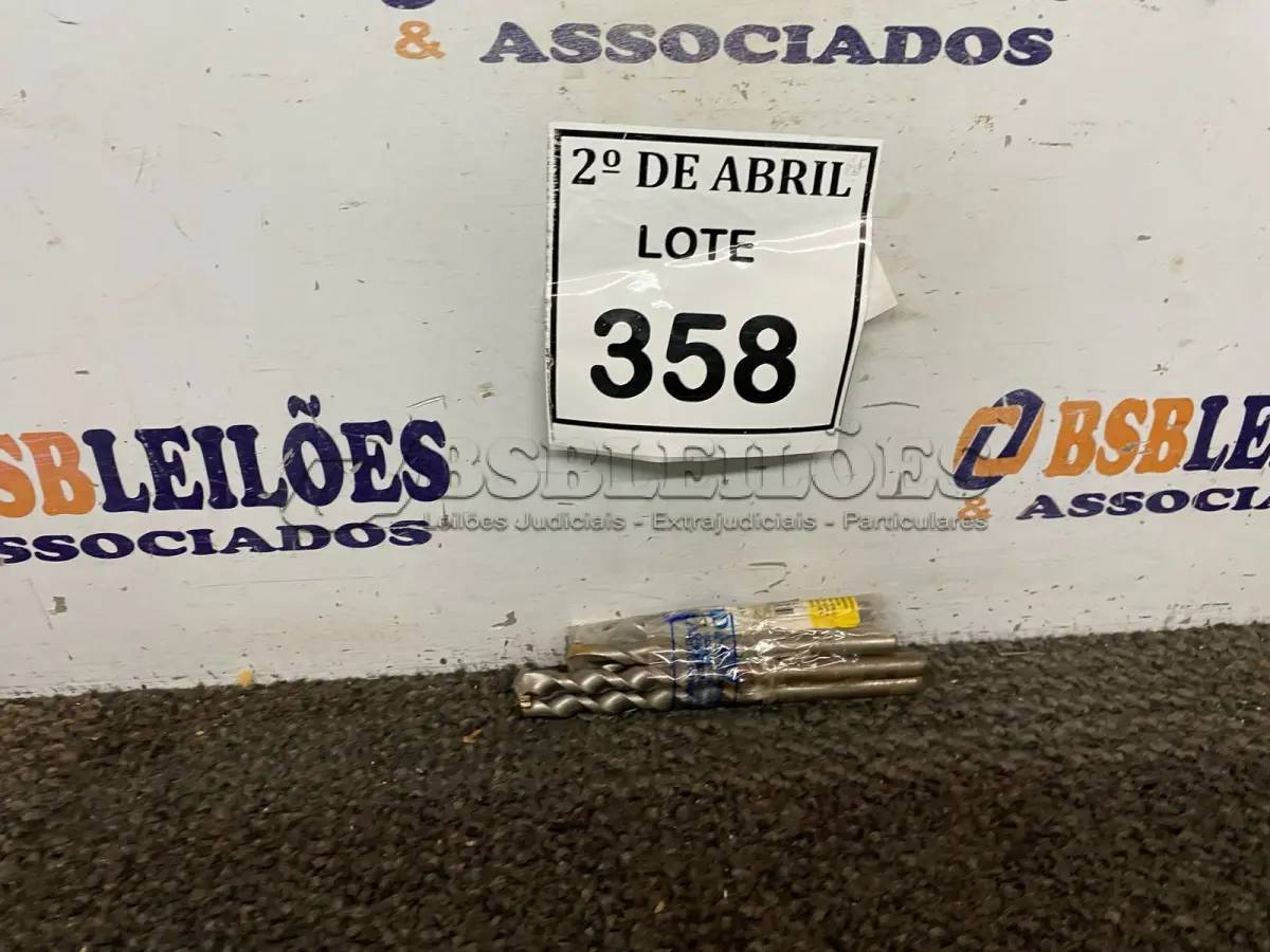 LOTE 358 - 08 BROCAS DIVERSAS DE VIDEA. (NO ESTADO) ATENÇÃO! FAZER A VISITAÇÃO ANTES DE ARREMATAR, NÃO SABEMOS SE FUNCIONA. LEILÃO NÃO TEM GARANTIA E NEM DEVOLUÇÃO, SUJEITO A POSSÍVEIS AVARIAS VISÍVEIS/OCULTAS E/OU AUSÊNCIA DE COMPONENTES.