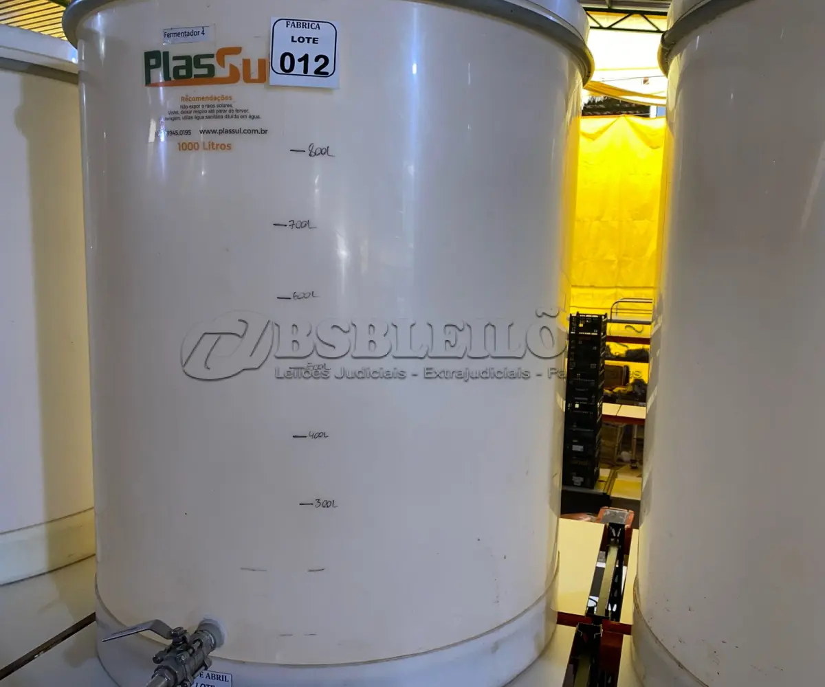 LOTE 465 - 01 FERMENTADORA DE 1.000 LITROS PP PLASUL COM TORNEIRA DE INOX. (NO ESTADO) ATENÇÃO! FAZER A VISITAÇÃO ANTES DE ARREMATAR, NÃO SABEMOS SE FUNCIONA. LEILÃO NÃO TEM GARANTIA E NEM DEVOLUÇÃO, SUJEITO A POSSÍVEIS AVARIAS VISÍVEIS/OCULTAS E/OU AUSÊNCIA DE COMPONENTES.