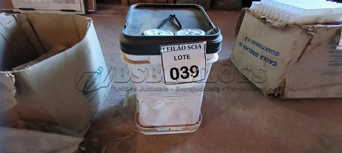 LOTE 039 - 01 LOTE DE PARAFUSOS AUTOBROCANTE PARA TELHADOS.  (NO ESTADO) ATENÇÃO! FAZER A VISITAÇÃO ANTES DE ARREMATAR, NÃO SABEMOS SE FUNCIONA. LEILÃO NÃO TEM GARANTIA E NEM DEVOLUÇÃO, SUJEITO A POSSÍVEIS AVARIAS VISÍVEIS/OCULTAS E/OU AUSÊNCIA DE COMPONENTES.