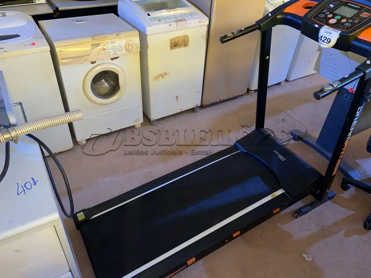 LOTE 429 - 01 ESTEIRA ERGOMÉTRICA ENERGY DREAM FITNESS. (NO ESTADO) ATENÇÃO! FAZER A VISITAÇÃO ANTES DE ARREMATAR, NÃO SABEMOS SE FUNCIONA. LEILÃO NÃO TEM GARANTIA E NEM DEVOLUÇÃO, SUJEITO A POSSÍVEIS AVARIAS VISÍVEIS/OCULTAS E/OU AUSÊNCIA DE COMPONENTES.