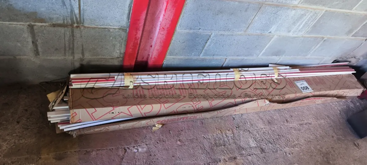 LOTE 058 - 01 LOTE COM CANALETAS (NO ESTADO) ATENÇÃO! FAZER A VISITAÇÃO ANTES DE ARREMATAR, NÃO SABEMOS SE FUNCIONA. LEILÃO NÃO TEM GARANTIA E NEM DEVOLUÇÃO, SUJEITO A POSSÍVEIS AVARIAS VISÍVEIS/OCULTAS E/OU AUSÊNCIA DE COMPONENTES.