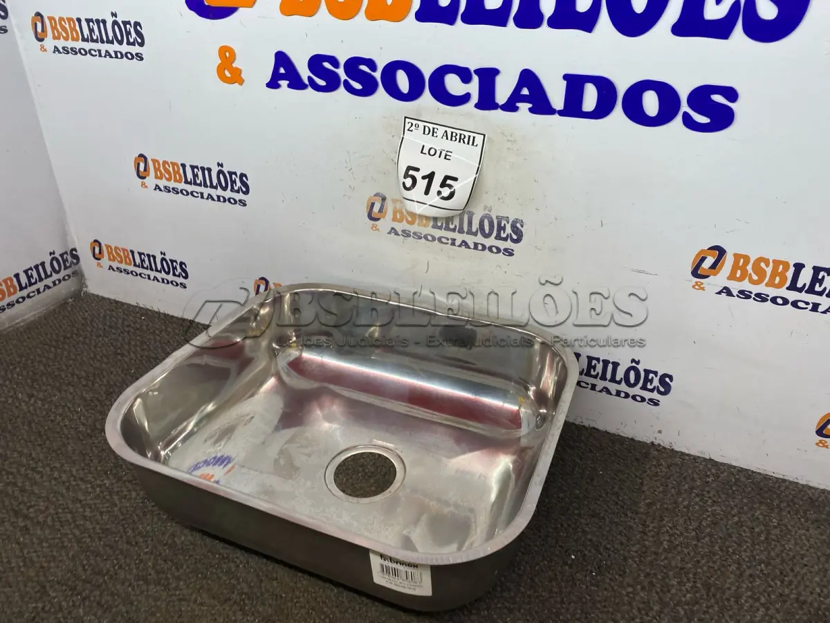 LOTE 515 - 01 CUBA EM INOX 400X340X140MM. (NO ESTADO) ATENÇÃO! FAZER A VISITAÇÃO ANTES DE ARREMATAR, NÃO SABEMOS SE FUNCIONA. LEILÃO NÃO TEM GARANTIA E NEM DEVOLUÇÃO, SUJEITO A POSSÍVEIS AVARIAS VISÍVEIS/OCULTAS E/OU AUSÊNCIA DE COMPONENTES.