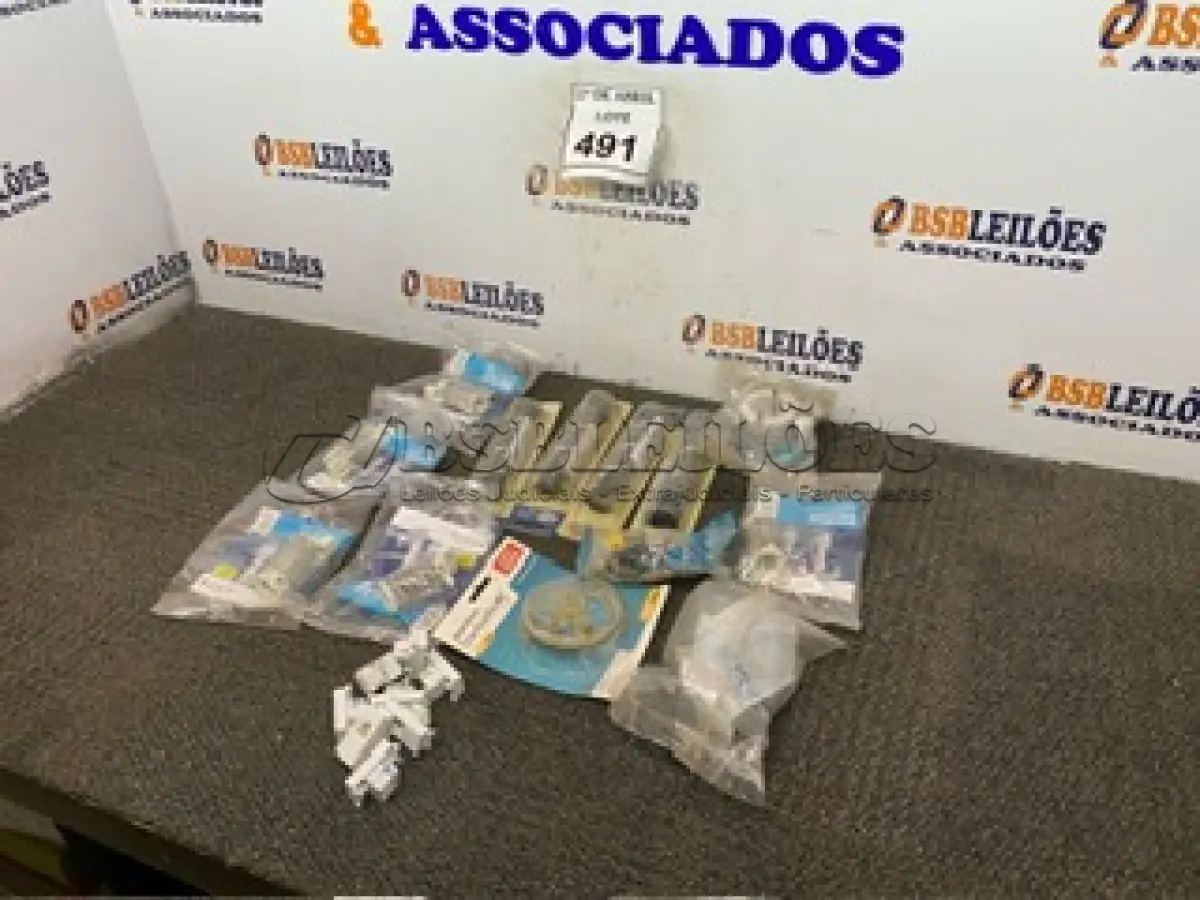 LOTE 491 - 01 LOTE COM RESISTÊNCIAS DIVERSAS. (NO ESTADO) ATENÇÃO! FAZER A VISITAÇÃO ANTES DE ARREMATAR, NÃO SABEMOS SE FUNCIONA. LEILÃO NÃO TEM GARANTIA E NEM DEVOLUÇÃO, SUJEITO A POSSÍVEIS AVARIAS VISÍVEIS/OCULTAS E/OU AUSÊNCIA DE COMPONENTES.