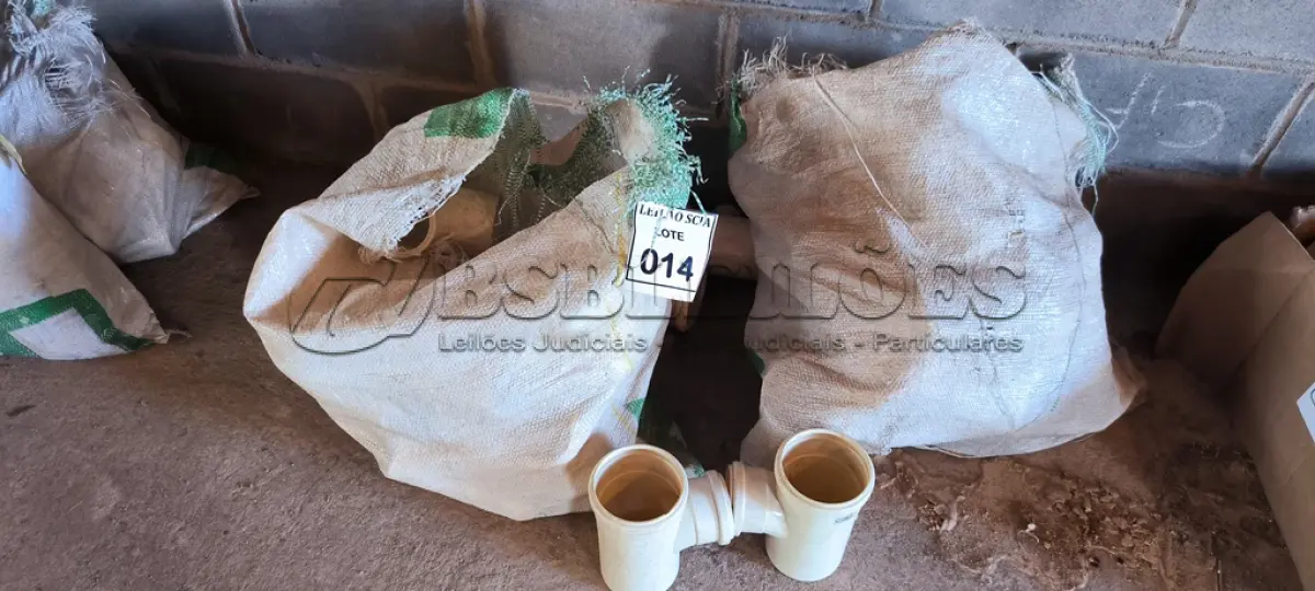 LOTE 014 - 01 LOTE COM CONEXÕES T 100X75.   (NO ESTADO) ATENÇÃO! FAZER A VISITAÇÃO ANTES DE ARREMATAR, NÃO SABEMOS SE FUNCIONA. LEILÃO NÃO TEM GARANTIA E NEM DEVOLUÇÃO, SUJEITO A POSSÍVEIS AVARIAS VISÍVEIS/OCULTAS E/OU AUSÊNCIA DE COMPONENTES.
