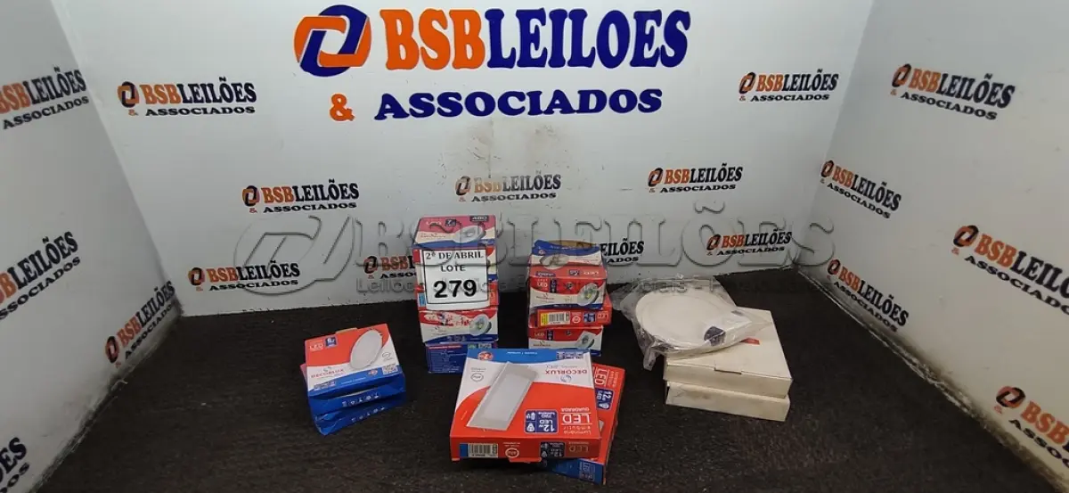 LOTE 279 - 01 LOTE COM LUMINÁRIAS DE LED DECORLUX (NOVO). (NO ESTADO) ATENÇÃO! FAZER A VISITAÇÃO ANTES DE ARREMATAR, NÃO SABEMOS SE FUNCIONA. LEILÃO NÃO TEM GARANTIA E NEM DEVOLUÇÃO, SUJEITO A POSSÍVEIS AVARIAS VISÍVEIS/OCULTAS E/OU AUSÊNCIA DE COMPONENTES.