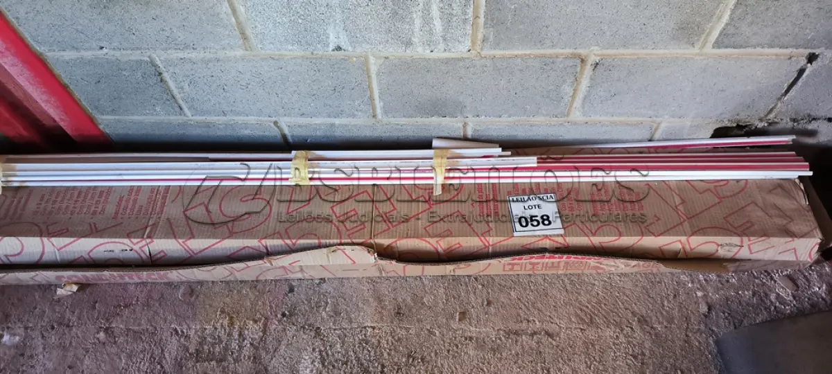 LOTE 058 - 01 LOTE COM CANALETAS (NO ESTADO) ATENÇÃO! FAZER A VISITAÇÃO ANTES DE ARREMATAR, NÃO SABEMOS SE FUNCIONA. LEILÃO NÃO TEM GARANTIA E NEM DEVOLUÇÃO, SUJEITO A POSSÍVEIS AVARIAS VISÍVEIS/OCULTAS E/OU AUSÊNCIA DE COMPONENTES.