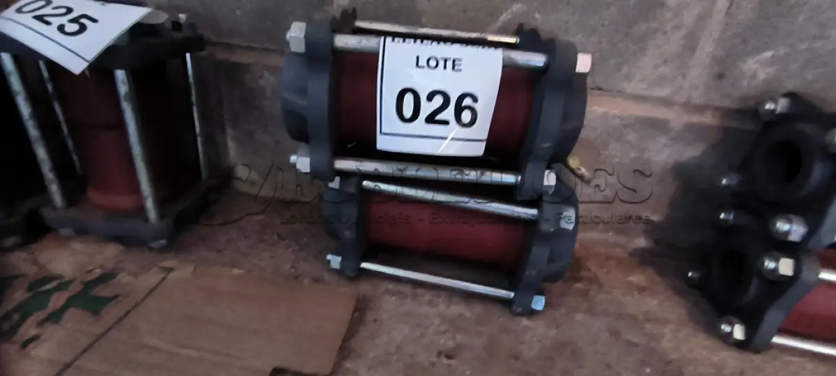 LOTE 026 - 01 LOTE DE ACOPLAMENTO PARA TUBOS.  (NO ESTADO) ATENÇÃO! FAZER A VISITAÇÃO ANTES DE ARREMATAR, NÃO SABEMOS SE FUNCIONA. LEILÃO NÃO TEM GARANTIA E NEM DEVOLUÇÃO, SUJEITO A POSSÍVEIS AVARIAS VISÍVEIS/OCULTAS E/OU AUSÊNCIA DE COMPONENTES.