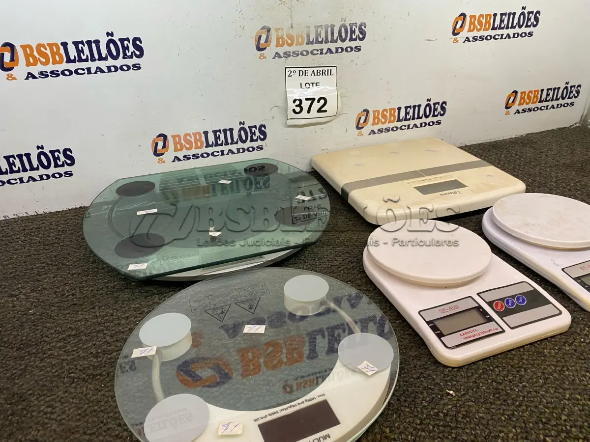 LOTE 372 - 05 BALANÇAS MARCAS E MODELOS DIVERSOS. (NO ESTADO) ATENÇÃO! FAZER A VISITAÇÃO ANTES DE ARREMATAR, NÃO SABEMOS SE FUNCIONA. LEILÃO NÃO TEM GARANTIA E NEM DEVOLUÇÃO, SUJEITO A POSSÍVEIS AVARIAS VISÍVEIS/OCULTAS E/OU AUSÊNCIA DE COMPONENTES.