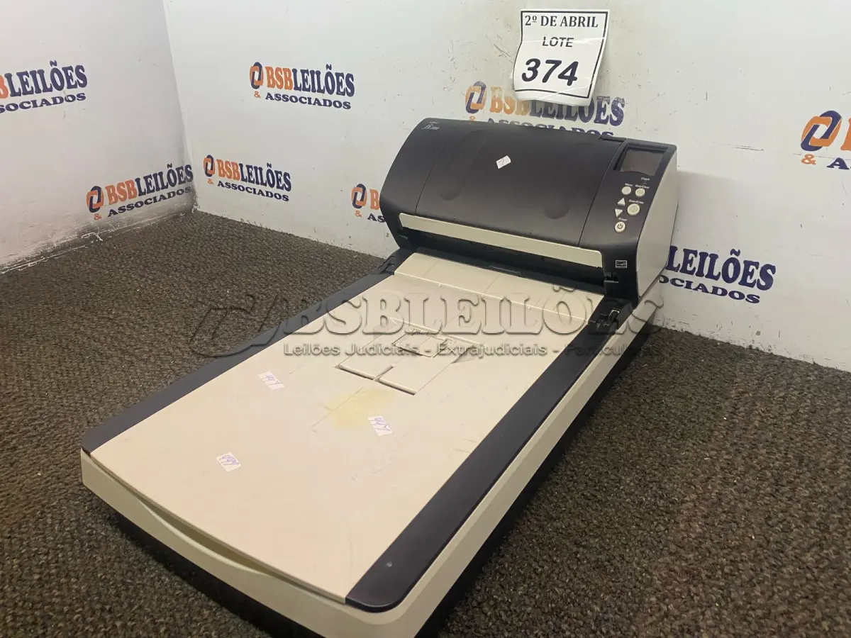 LOTE 374 - 01 SCANNER FUJITSU. (NO ESTADO) ATENÇÃO! FAZER A VISITAÇÃO ANTES DE ARREMATAR, NÃO SABEMOS SE FUNCIONA. LEILÃO NÃO TEM GARANTIA E NEM DEVOLUÇÃO, SUJEITO A POSSÍVEIS AVARIAS VISÍVEIS/OCULTAS E/OU AUSÊNCIA DE COMPONENTES.