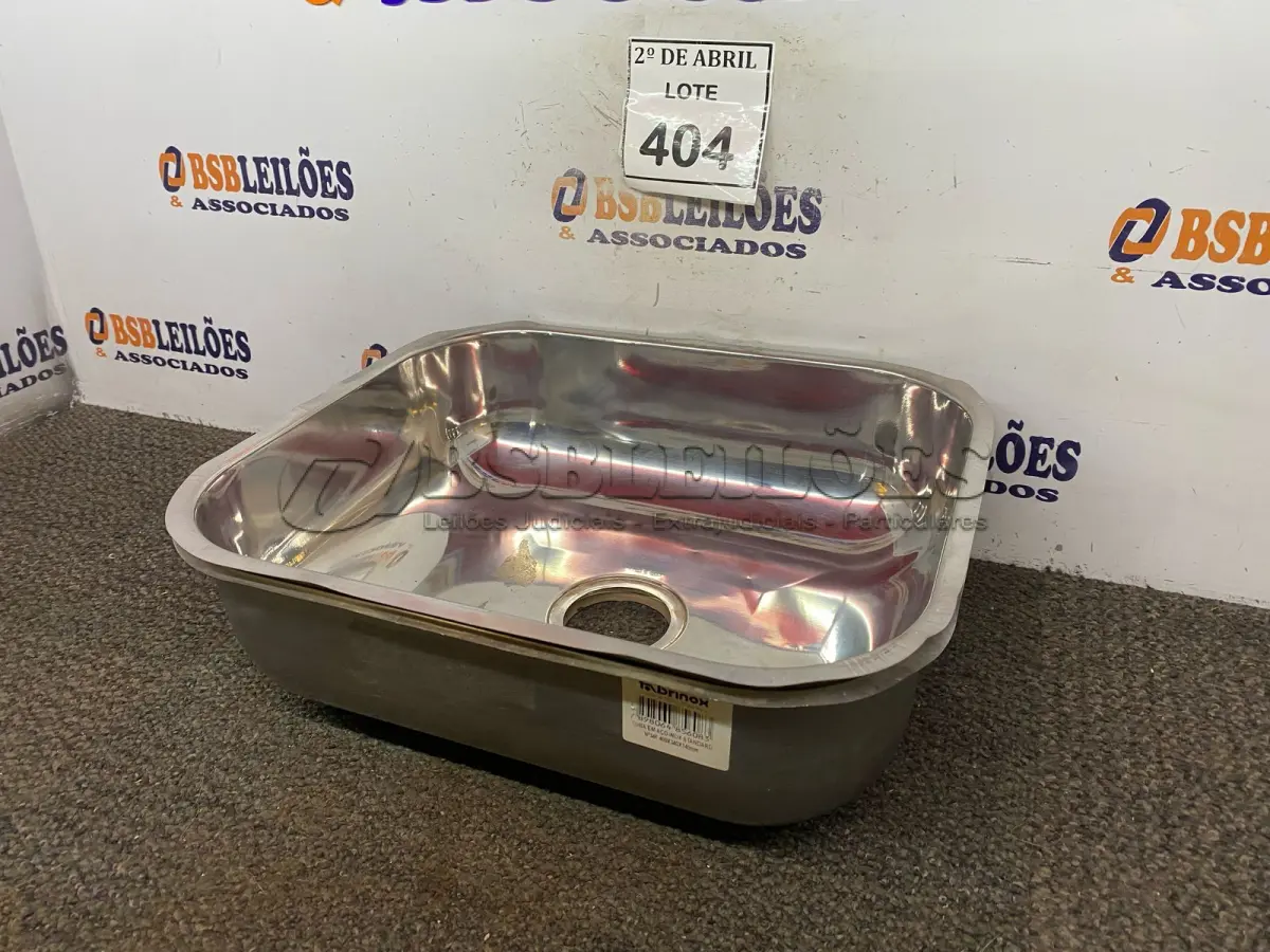 LOTE 404 - 02 CUBAS EM AÇO INOX STANDARD 400X340X140MM. (NO ESTADO) ATENÇÃO! FAZER A VISITAÇÃO ANTES DE ARREMATAR, NÃO SABEMOS SE FUNCIONA. LEILÃO NÃO TEM GARANTIA E NEM DEVOLUÇÃO, SUJEITO A POSSÍVEIS AVARIAS VISÍVEIS/OCULTAS E/OU AUSÊNCIA DE COMPONENTES.