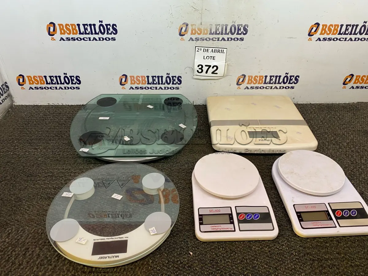 LOTE 372 - 05 BALANÇAS MARCAS E MODELOS DIVERSOS. (NO ESTADO) ATENÇÃO! FAZER A VISITAÇÃO ANTES DE ARREMATAR, NÃO SABEMOS SE FUNCIONA. LEILÃO NÃO TEM GARANTIA E NEM DEVOLUÇÃO, SUJEITO A POSSÍVEIS AVARIAS VISÍVEIS/OCULTAS E/OU AUSÊNCIA DE COMPONENTES.