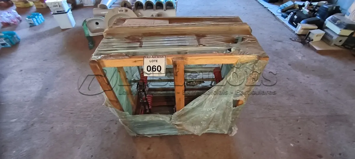 LOTE 060 -  01 CHAVE DE FUSÍVEL (NO ESTADO) ATENÇÃO! FAZER A VISITAÇÃO ANTES DE ARREMATAR, NÃO SABEMOS SE FUNCIONA. LEILÃO NÃO TEM GARANTIA E NEM DEVOLUÇÃO, SUJEITO A POSSÍVEIS AVARIAS VISÍVEIS/OCULTAS E/OU AUSÊNCIA DE COMPONENTES.
