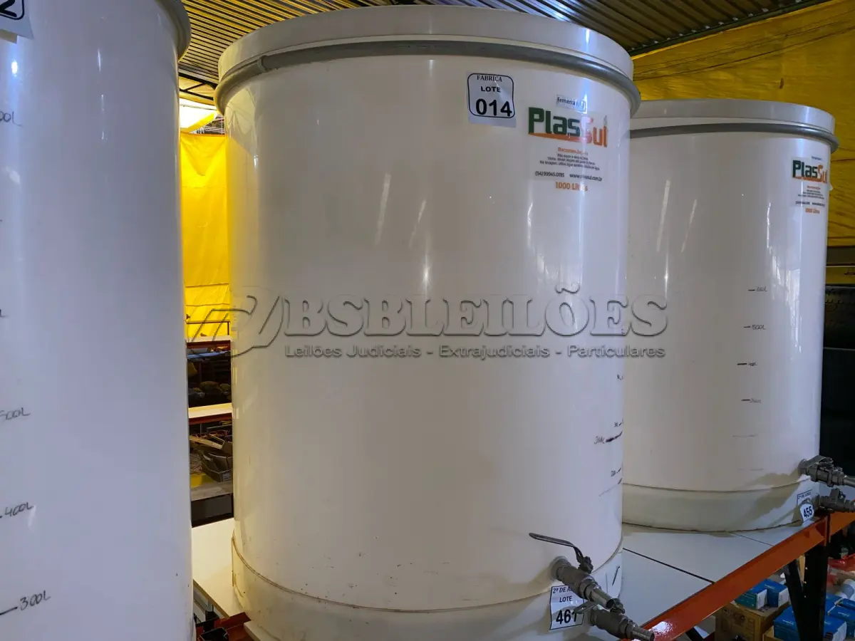 LOTE 461 - 01 FERMENTADORA DE 1.000 LITROS PP PLASUL COM TORNEIRA DE INOX. (NO ESTADO) ATENÇÃO! FAZER A VISITAÇÃO ANTES DE ARREMATAR, NÃO SABEMOS SE FUNCIONA. LEILÃO NÃO TEM GARANTIA E NEM DEVOLUÇÃO, SUJEITO A POSSÍVEIS AVARIAS VISÍVEIS/OCULTAS E/OU AUSÊNCIA DE COMPONENTES.