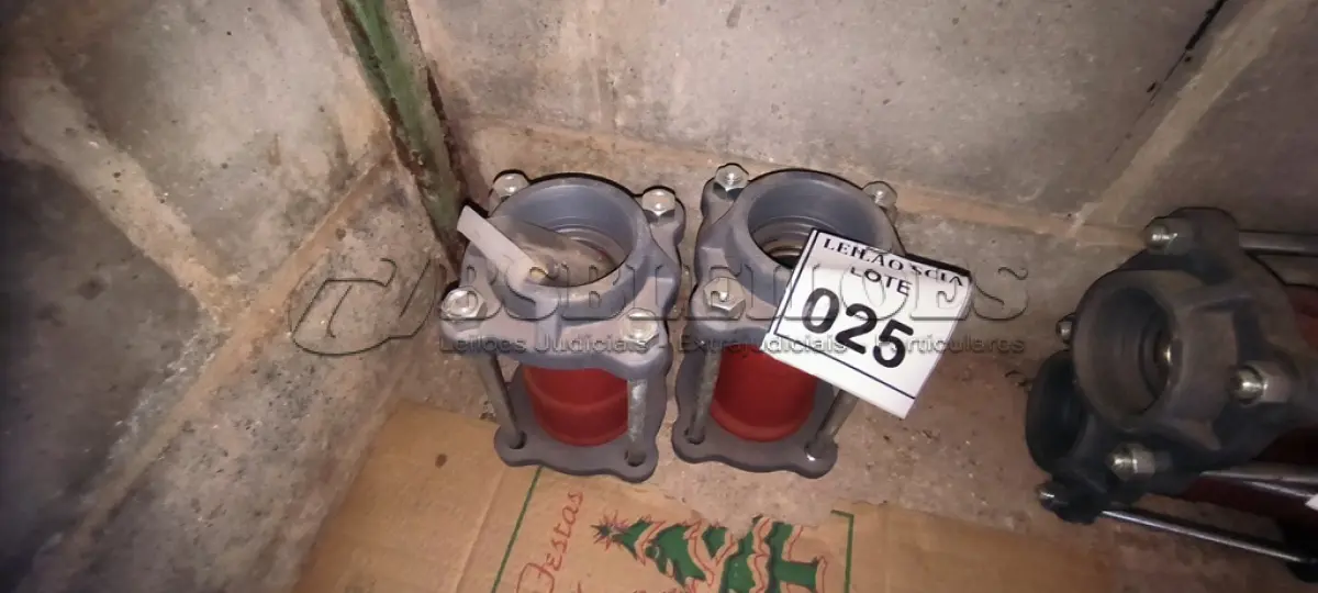 LOTE 025 - 01 LOTE DE ACOPLAMENTO PARA TUBOS.  (NO ESTADO) ATENÇÃO! FAZER A VISITAÇÃO ANTES DE ARREMATAR, NÃO SABEMOS SE FUNCIONA. LEILÃO NÃO TEM GARANTIA E NEM DEVOLUÇÃO, SUJEITO A POSSÍVEIS AVARIAS VISÍVEIS/OCULTAS E/OU AUSÊNCIA DE COMPONENTES.