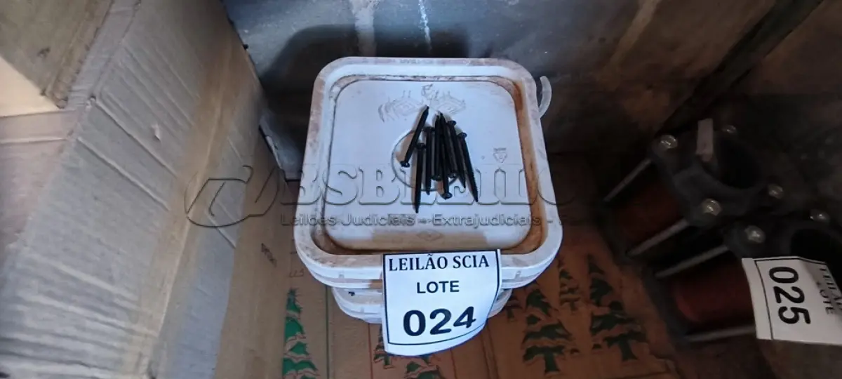 LOTE 024 - 01 LOTE DE PARAFUSOS AUTOBROCANTE PARA TELHADOS.  (NO ESTADO) ATENÇÃO! FAZER A VISITAÇÃO ANTES DE ARREMATAR, NÃO SABEMOS SE FUNCIONA. LEILÃO NÃO TEM GARANTIA E NEM DEVOLUÇÃO, SUJEITO A POSSÍVEIS AVARIAS VISÍVEIS/OCULTAS E/OU AUSÊNCIA DE COMPONENTES.