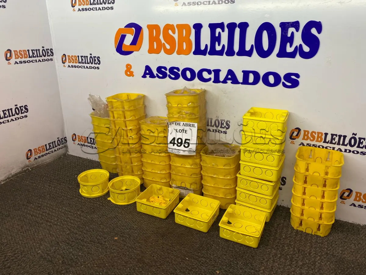 LOTE 495 - 01 LOTE COM CAIXAS PARA TOMADAS. (NO ESTADO) ATENÇÃO! FAZER A VISITAÇÃO ANTES DE ARREMATAR, NÃO SABEMOS SE FUNCIONA. LEILÃO NÃO TEM GARANTIA E NEM DEVOLUÇÃO, SUJEITO A POSSÍVEIS AVARIAS VISÍVEIS/OCULTAS E/OU AUSÊNCIA DE COMPONENTES.