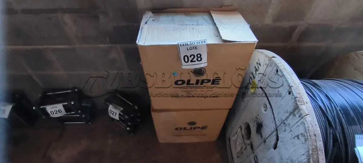 LOTE 028 - 01 LOTE COM CAIXAS DE PASSAGENS 40X40.  (NO ESTADO) ATENÇÃO! FAZER A VISITAÇÃO ANTES DE ARREMATAR, NÃO SABEMOS SE FUNCIONA. LEILÃO NÃO TEM GARANTIA E NEM DEVOLUÇÃO, SUJEITO A POSSÍVEIS AVARIAS VISÍVEIS/OCULTAS E/OU AUSÊNCIA DE COMPONENTES.