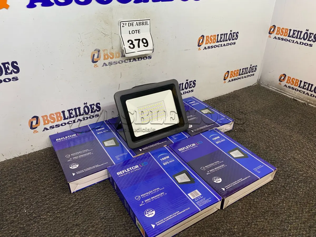 LOTE 379 - 05 REFLETORES DE LED 100W. (NOVO) (NO ESTADO) ATENÇÃO! FAZER A VISITAÇÃO ANTES DE ARREMATAR, NÃO SABEMOS SE FUNCIONA. LEILÃO NÃO TEM GARANTIA E NEM DEVOLUÇÃO, SUJEITO A POSSÍVEIS AVARIAS VISÍVEIS/OCULTAS E/OU AUSÊNCIA DE COMPONENTES.