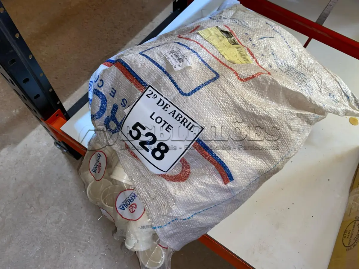LOTE 528 - 115 UNIDADES DE JOELHOS 40MM. (NO ESTADO) ATENÇÃO! FAZER A VISITAÇÃO ANTES DE ARREMATAR, NÃO SABEMOS SE FUNCIONA. LEILÃO NÃO TEM GARANTIA E NEM DEVOLUÇÃO, SUJEITO A POSSÍVEIS AVARIAS VISÍVEIS/OCULTAS E/OU AUSÊNCIA DE COMPONENTES.