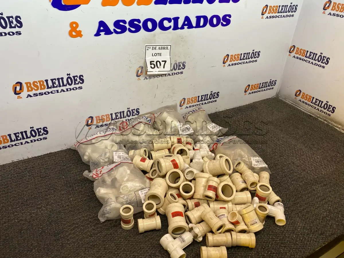 LOTE 507 - 01 LOTE COM CONEXÕES DIVERSAS. (NO ESTADO) ATENÇÃO! FAZER A VISITAÇÃO ANTES DE ARREMATAR, NÃO SABEMOS SE FUNCIONA. LEILÃO NÃO TEM GARANTIA E NEM DEVOLUÇÃO, SUJEITO A POSSÍVEIS AVARIAS VISÍVEIS/OCULTAS E/OU AUSÊNCIA DE COMPONENTES.