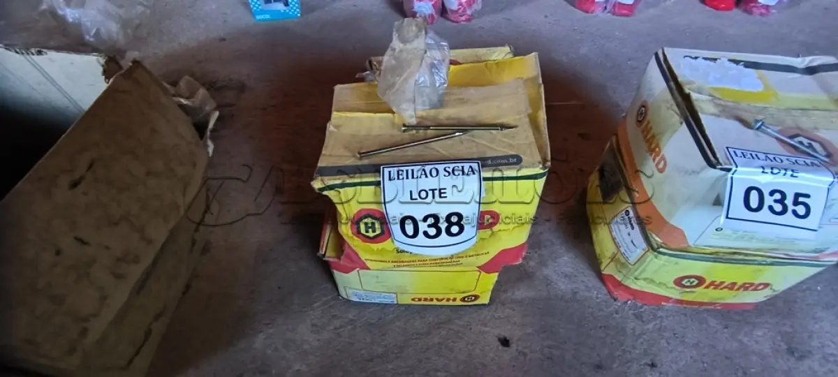 LOTE 038 - 01 LOTE DE PARAFUSOS AUTOBROCANTE PARA TELHADOS.  (NO ESTADO) ATENÇÃO! FAZER A VISITAÇÃO ANTES DE ARREMATAR, NÃO SABEMOS SE FUNCIONA. LEILÃO NÃO TEM GARANTIA E NEM DEVOLUÇÃO, SUJEITO A POSSÍVEIS AVARIAS VISÍVEIS/OCULTAS E/OU AUSÊNCIA DE COMPONENTES.