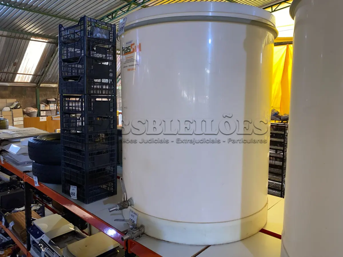 LOTE 466 - 01 FERMENTADORA DE 1.000 LITROS PP PLASUL COM TORNEIRA DE INOX. (NO ESTADO) ATENÇÃO! FAZER A VISITAÇÃO ANTES DE ARREMATAR, NÃO SABEMOS SE FUNCIONA. LEILÃO NÃO TEM GARANTIA E NEM DEVOLUÇÃO, SUJEITO A POSSÍVEIS AVARIAS VISÍVEIS/OCULTAS E/OU AUSÊNCIA DE COMPONENTES.