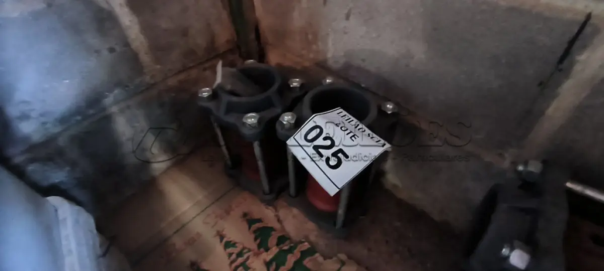 LOTE 025 - 01 LOTE DE ACOPLAMENTO PARA TUBOS.  (NO ESTADO) ATENÇÃO! FAZER A VISITAÇÃO ANTES DE ARREMATAR, NÃO SABEMOS SE FUNCIONA. LEILÃO NÃO TEM GARANTIA E NEM DEVOLUÇÃO, SUJEITO A POSSÍVEIS AVARIAS VISÍVEIS/OCULTAS E/OU AUSÊNCIA DE COMPONENTES.