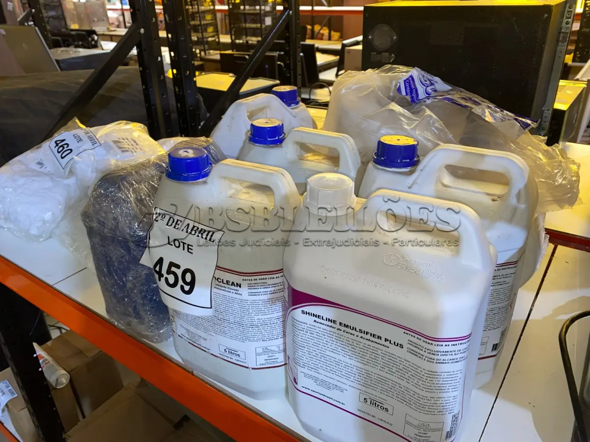 LOTE 459 - 01 LOTE COM PRODUTOS DE LIMPEZA. (NO ESTADO) ATENÇÃO! FAZER A VISITAÇÃO ANTES DE ARREMATAR, NÃO SABEMOS SE FUNCIONA. LEILÃO NÃO TEM GARANTIA E NEM DEVOLUÇÃO, SUJEITO A POSSÍVEIS AVARIAS VISÍVEIS/OCULTAS E/OU AUSÊNCIA DE COMPONENTES.