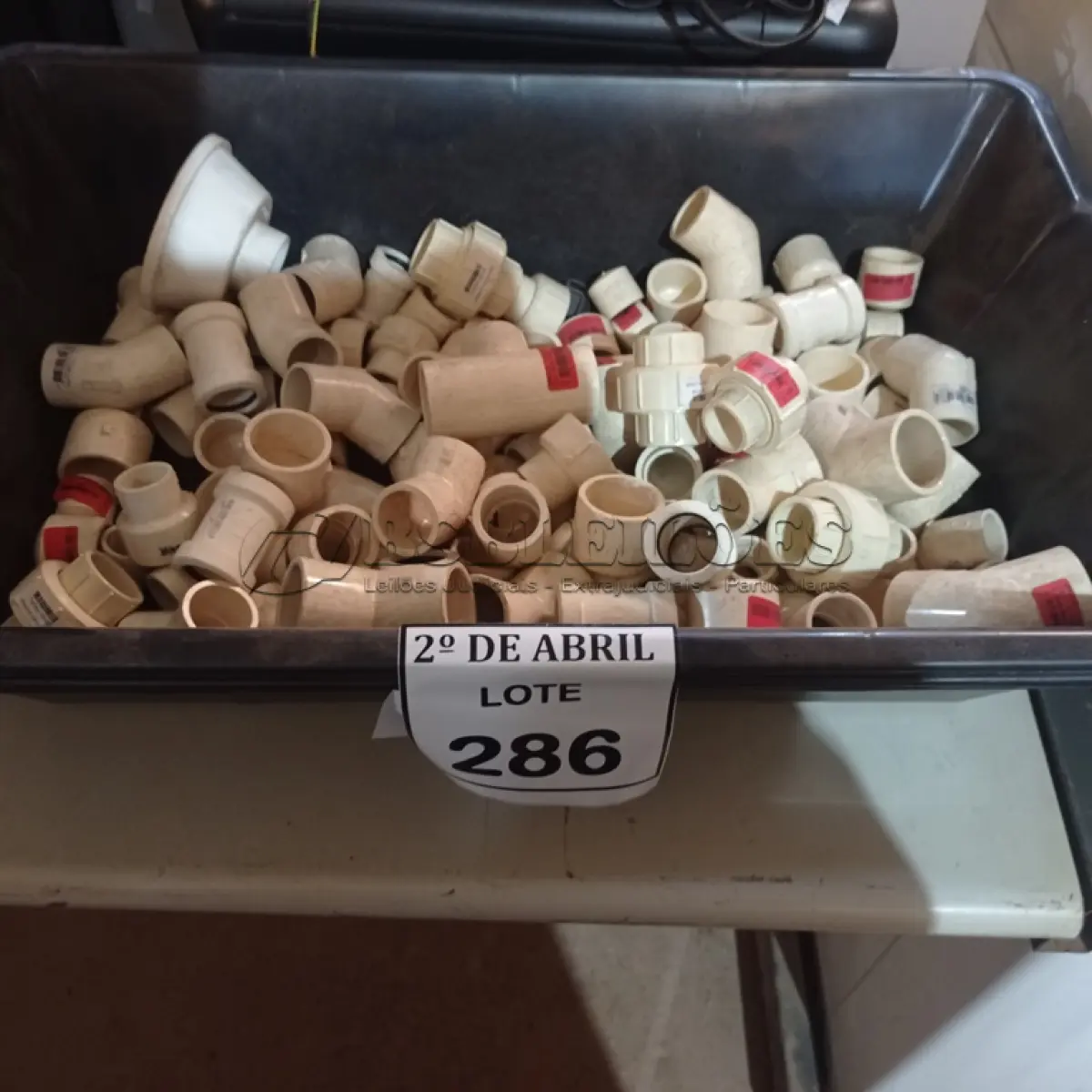 LOTE 286 - 01 LOTE COM CONEXÕES DIVERSAS. (NO ESTADO) ATENÇÃO! FAZER A VISITAÇÃO ANTES DE ARREMATAR, NÃO SABEMOS SE FUNCIONA. LEILÃO NÃO TEM GARANTIA E NEM DEVOLUÇÃO, SUJEITO A POSSÍVEIS AVARIAS VISÍVEIS/OCULTAS E/OU AUSÊNCIA DE COMPONENTES.
