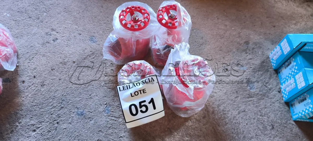 LOTE 051 - 04 VÁLVULAS ANGULAR PARA HIDRANTE (NO ESTADO) ATENÇÃO! FAZER A VISITAÇÃO ANTES DE ARREMATAR, NÃO SABEMOS SE FUNCIONA. LEILÃO NÃO TEM GARANTIA E NEM DEVOLUÇÃO, SUJEITO A POSSÍVEIS AVARIAS VISÍVEIS/OCULTAS E/OU AUSÊNCIA DE COMPONENTES.