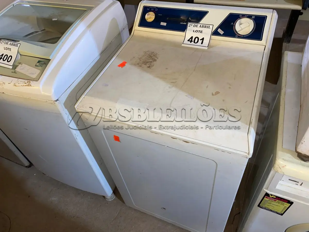 LOTE 401 - 01 MÁQUINA DE LAVAR MARCA BRASTEMP 10KG 110V. (NO ESTADO) ATENÇÃO! FAZER A VISITAÇÃO ANTES DE ARREMATAR, NÃO SABEMOS SE FUNCIONA. LEILÃO NÃO TEM GARANTIA E NEM DEVOLUÇÃO, SUJEITO A POSSÍVEIS AVARIAS VISÍVEIS/OCULTAS E/OU AUSÊNCIA DE COMPONENTES.
