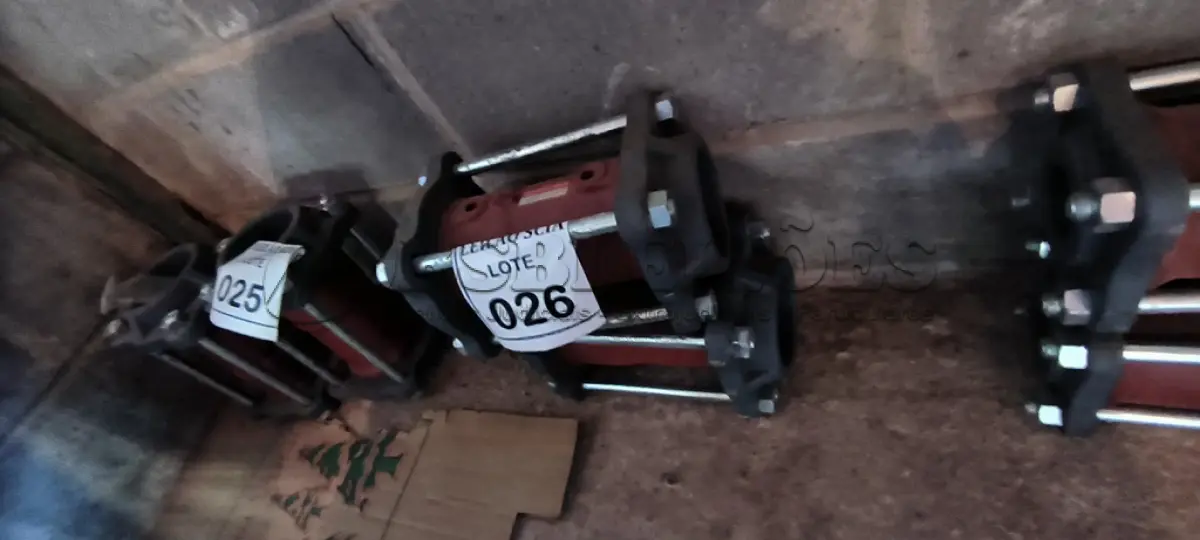 LOTE 026 - 01 LOTE DE ACOPLAMENTO PARA TUBOS.  (NO ESTADO) ATENÇÃO! FAZER A VISITAÇÃO ANTES DE ARREMATAR, NÃO SABEMOS SE FUNCIONA. LEILÃO NÃO TEM GARANTIA E NEM DEVOLUÇÃO, SUJEITO A POSSÍVEIS AVARIAS VISÍVEIS/OCULTAS E/OU AUSÊNCIA DE COMPONENTES.