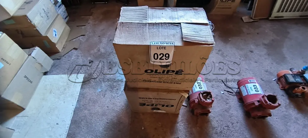 LOTE 029 - 01 LOTE COM CAIXAS DE PASSAGENS 40X40.  (NO ESTADO) ATENÇÃO! FAZER A VISITAÇÃO ANTES DE ARREMATAR, NÃO SABEMOS SE FUNCIONA. LEILÃO NÃO TEM GARANTIA E NEM DEVOLUÇÃO, SUJEITO A POSSÍVEIS AVARIAS VISÍVEIS/OCULTAS E/OU AUSÊNCIA DE COMPONENTES.