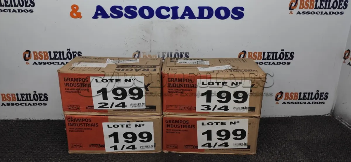 LOTE 199 - 04 - CAIXAS DE GRAMPO PARA GRAMPEADOR 14/38 CX 15.640 UNIDADES - AIRFIX (NO ESTADO, NÃO SABEMOS SE FUNCIONA. LEILÃO NÃO TEM GARANTIA E NEM DEVOLUÇÃO, SUJEITO A POSSÍVEIS AVARIAS VISÍVEIS/OCULTAS E/OU AUSÊNCIA DE COMPONENTES)