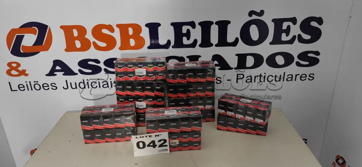 LOTE 042 - 140 - LÂMPADAS FAROL H4 12VOLTS (NO ESTADO, NÃO SABEMOS SE FUNCIONA. LEILÃO NÃO TEM GARANTIA E NEM DEVOLUÇÃO, SUJEITO A POSSÍVEIS AVARIAS VISÍVEIS/OCULTAS E/OU AUSÊNCIA DE COMPONENTES)