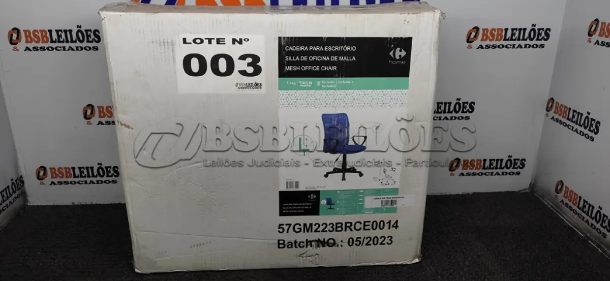 LOTE 003 - 01 - CADEIRA ESCRITÓRIO SECRETÁRIA GIRATÓRIA AZUL (NO ESTADO, NÃO SABEMOS SE FUNCIONA. LEILÃO NÃO TEM GARANTIA E NEM DEVOLUÇÃO, SUJEITO A POSSÍVEIS AVARIAS VISÍVEIS/OCULTAS E/OU AUSÊNCIA DE COMPONENTES)