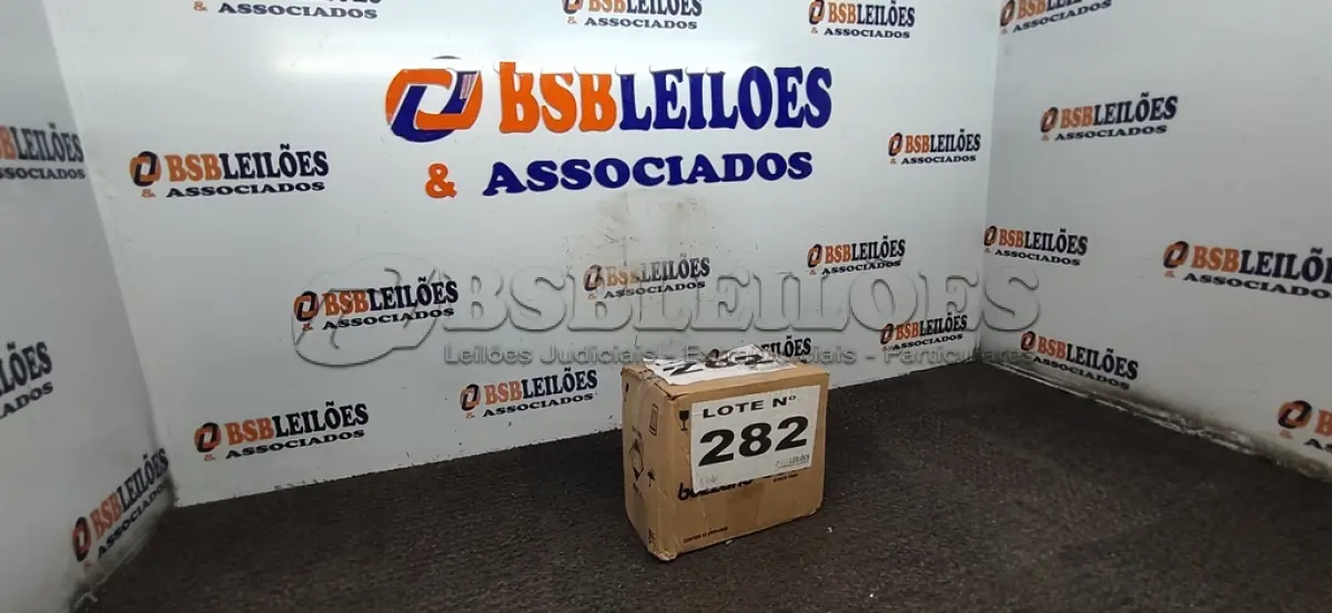 LOTE 282 - 01 - MUNHECA PARA REBOQUE ENGATE CARRETINHA TRAILER LANCHA 3800KG (NO ESTADO, NÃO SABEMOS SE FUNCIONA. LEILÃO NÃO TEM GARANTIA E NEM DEVOLUÇÃO, SUJEITO A POSSÍVEIS AVARIAS VISÍVEIS/OCULTAS E/OU AUSÊNCIA DE COMPONENTES)