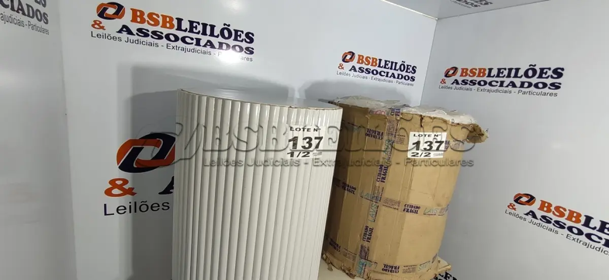LOTE 137 - 02 – BASES MESA DA JANTAR (NO ESTADO, NÃO SABEMOS SE FUNCIONA. LEILÃO NÃO TEM GARANTIA E NEM DEVOLUÇÃO, SUJEITO A POSSÍVEIS AVARIAS VISÍVEIS/OCULTAS E/OU AUSÊNCIA DE COMPONENTES)