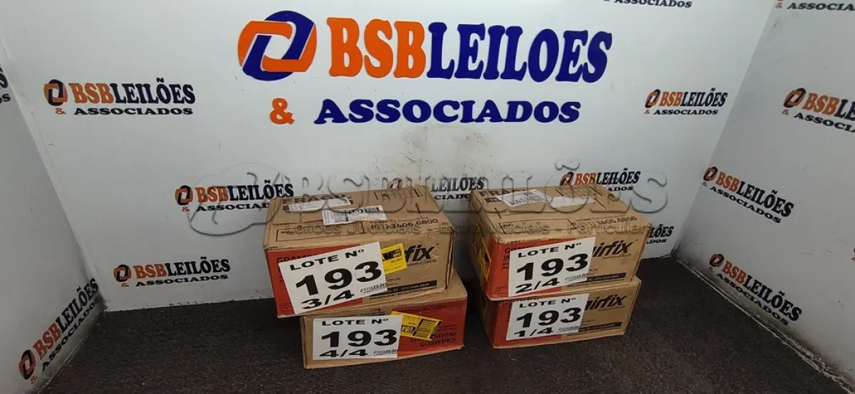 LOTE 193 - 04 - CAIXAS DE GRAMPO PARA GRAMPEADOR 14/38 CX 15.640 UNIDADES - AIRFIX (NO ESTADO, NÃO SABEMOS SE FUNCIONA. LEILÃO NÃO TEM GARANTIA E NEM DEVOLUÇÃO, SUJEITO A POSSÍVEIS AVARIAS VISÍVEIS/OCULTAS E/OU AUSÊNCIA DE COMPONENTES)