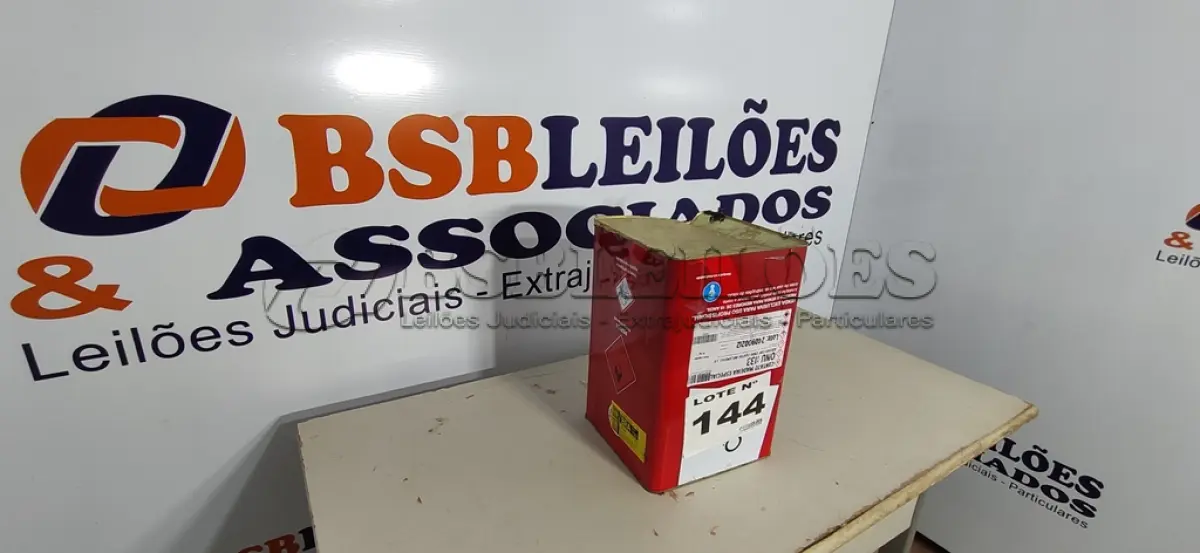 LOTE 144 - 01 - LATA DE COLA DE CONTATO QUIMICOLLA (NO ESTADO, NÃO SABEMOS SE FUNCIONA. LEILÃO NÃO TEM GARANTIA E NEM DEVOLUÇÃO, SUJEITO A POSSÍVEIS AVARIAS VISÍVEIS/OCULTAS E/OU AUSÊNCIA DE COMPONENTES)